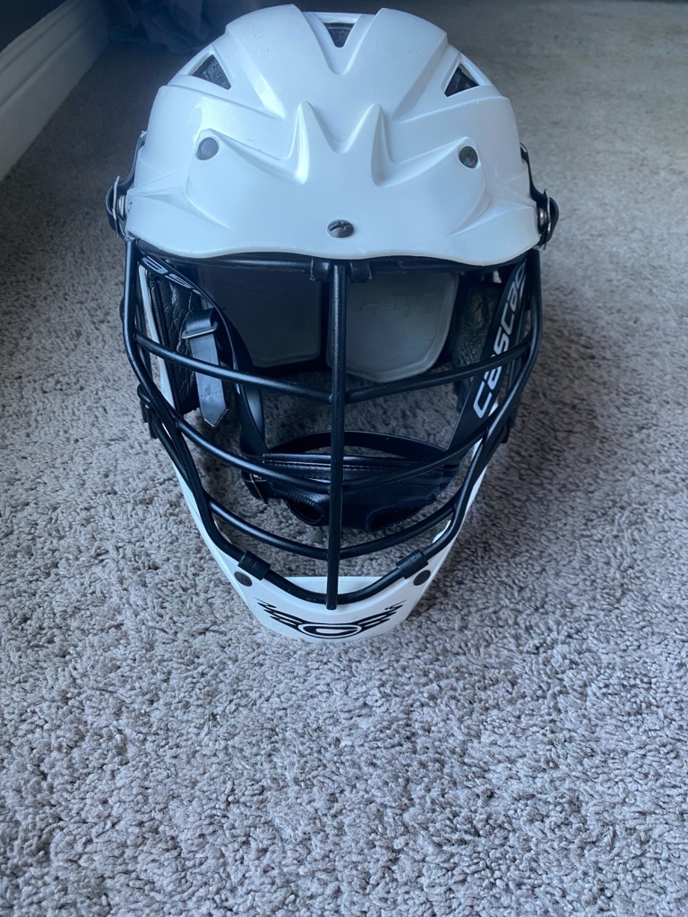 Cascade CPV-R Lacrosse Helmet in White with black mask - Picture 8 of 13